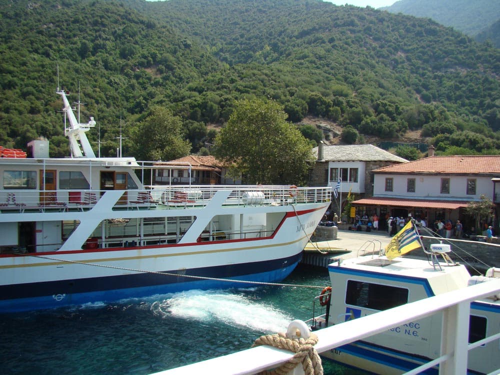 Plecarea din portul Dafni