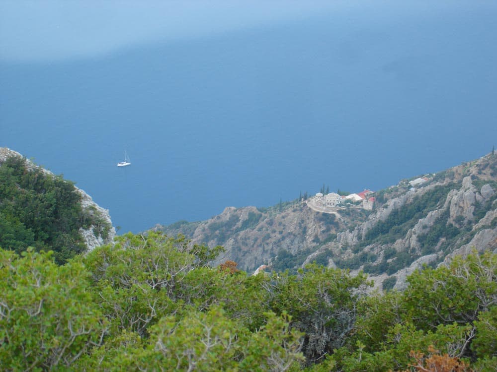 Schit în depărtare