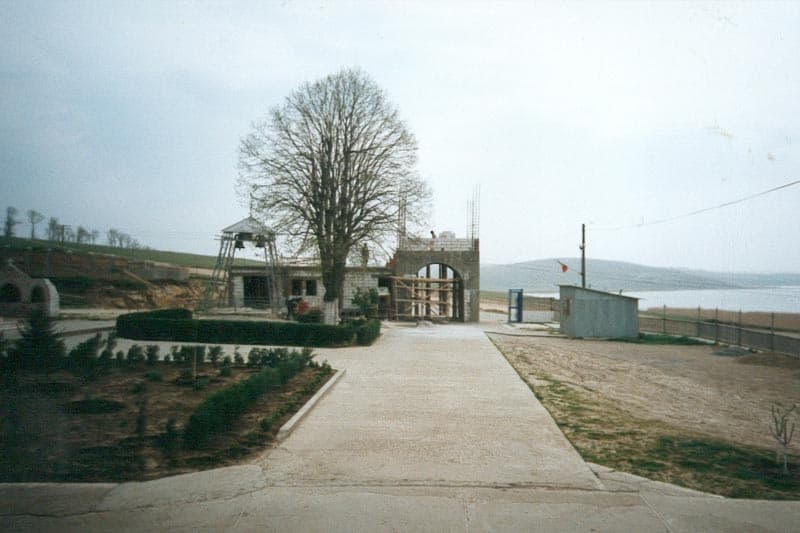 Începutul construirii noului complex mănăstiresc (2001)