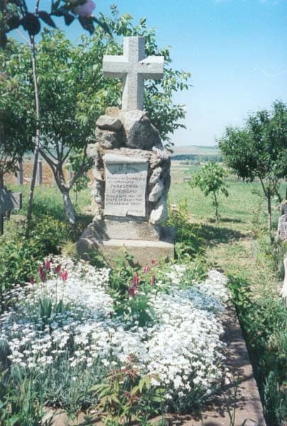 Mormântul Cuvioasei Parasacheva, ctitoră a mănăstirii Dervent