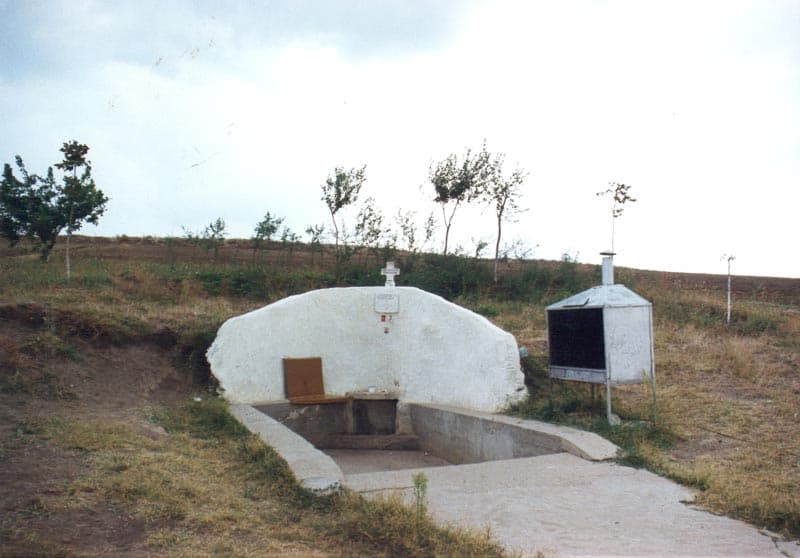 Izvorul Tămăduitor la anul 1999