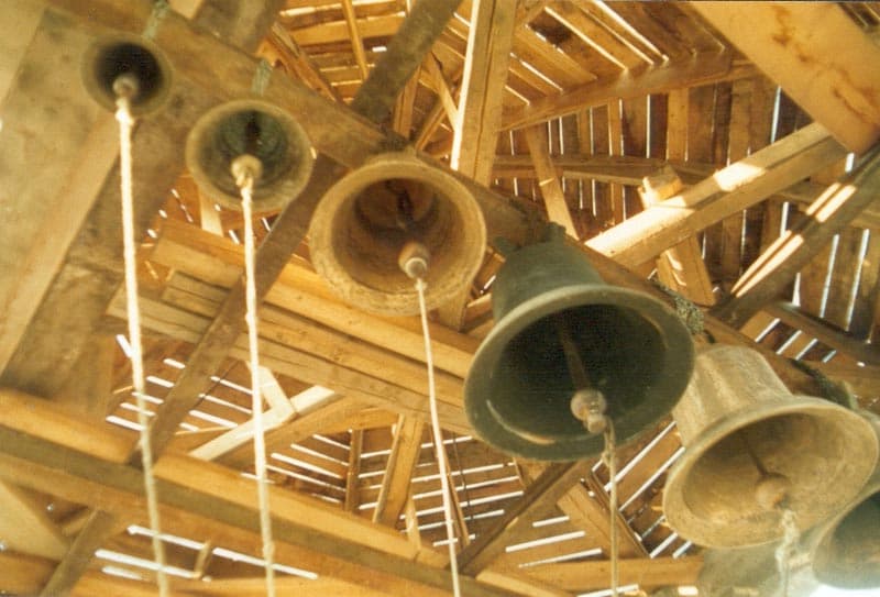 Interiorul clopotniţei în construcţie (2001)