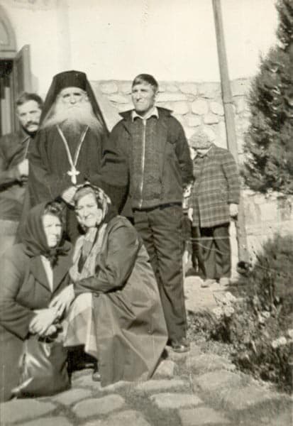 Părintele ELEFTERIE împreună cu pelerini la Mănăstirea Agapia