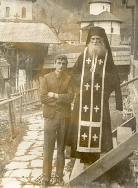 Părintele ELEFTERIE împreună cu un ucenic